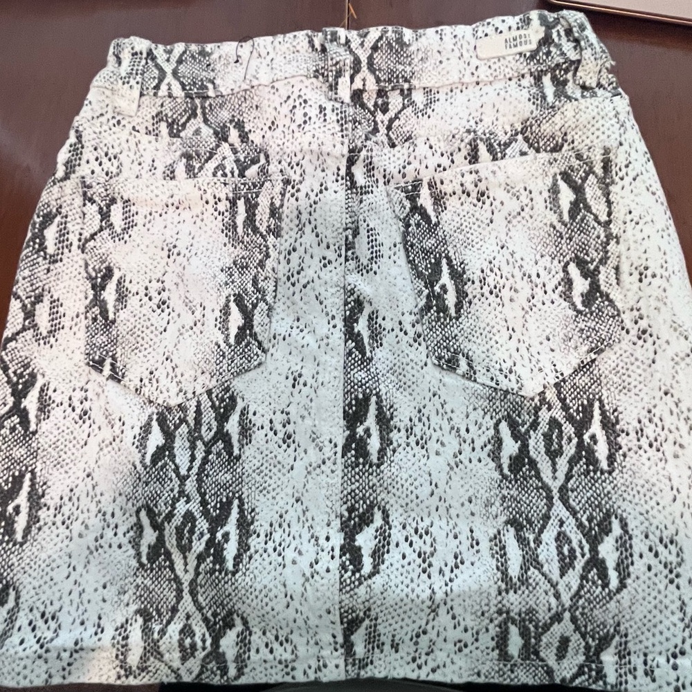 Almost Famous Black and White Snake Print Mini Skirt - Picture 2 of 4
